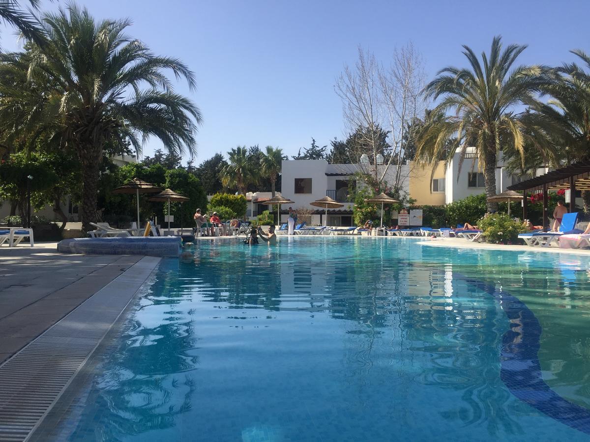 Paphos Gardens Apartment エクステリア 写真