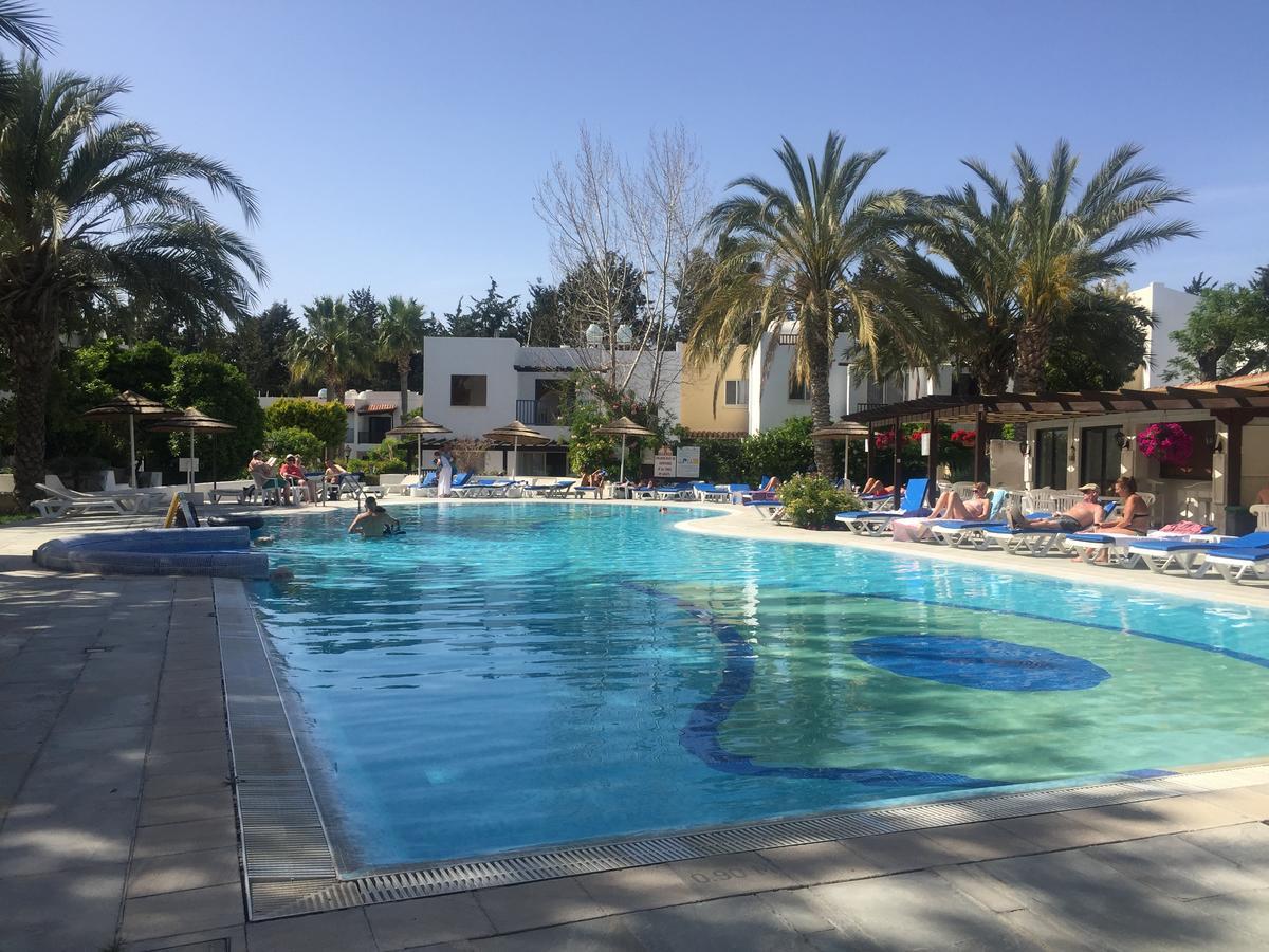Paphos Gardens Apartment エクステリア 写真